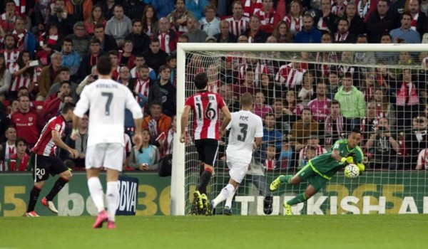 VIDEO: Las grandes tapadas de Keylor Navas que tienen en la cima al Real Madrid