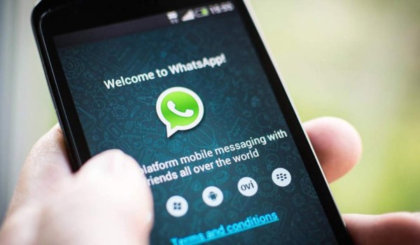 WhatsApp da marcha atrás y no bloqueará la cuenta a quienes rechacen actualizarla