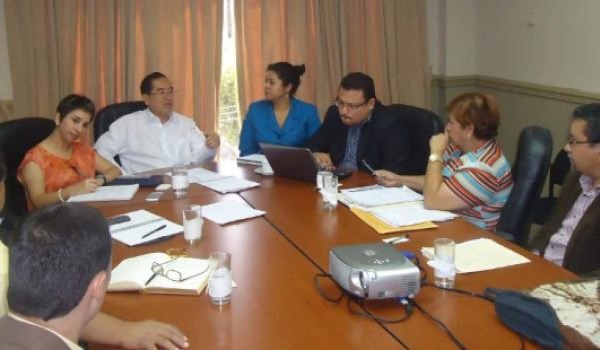 Gobierno emplaza a cinco mil ONG