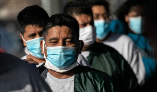 Biden revoca medida de Trump que vetaba a migrantes por riesgo laboral