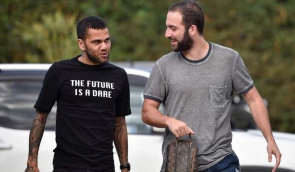Video: El tremendo error de Higuaín sobre el futuro de Dani Alves