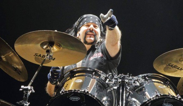 Muere Vinnie Abbott, baterista y fundador de Pantera
