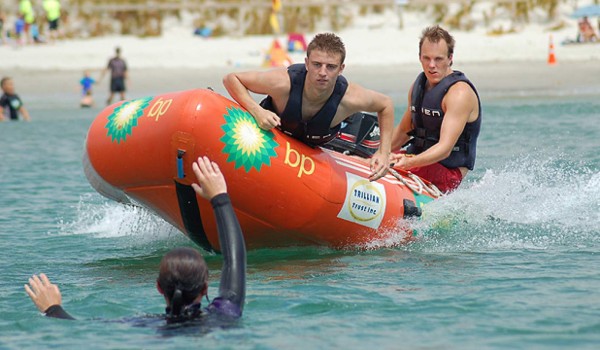 Padre deja a su hija ahogarse al impedir que la rescataran