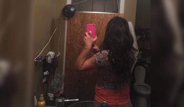 Un detalle en esta selfie llevó a esta madre a la cárcel