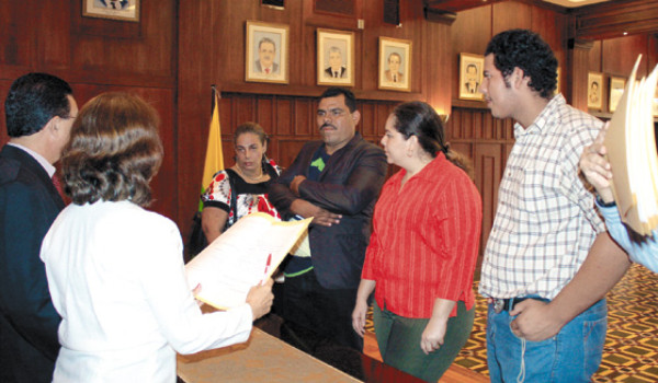 Su ex lo agrede cuando se casaba con la otra