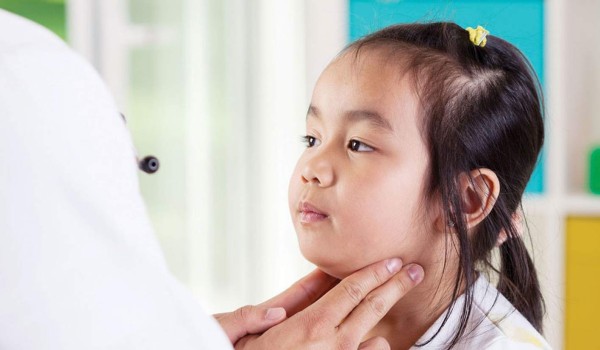 Vacunadas contra las paperas quizá no estén protegidas, según un estudio