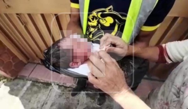 En bolsas de basura abandonan a recién nacida en Santa Rosa de Copán