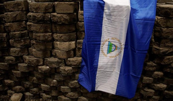 Nicaragua: Asesinan y queman a un hombre en plena vía pública