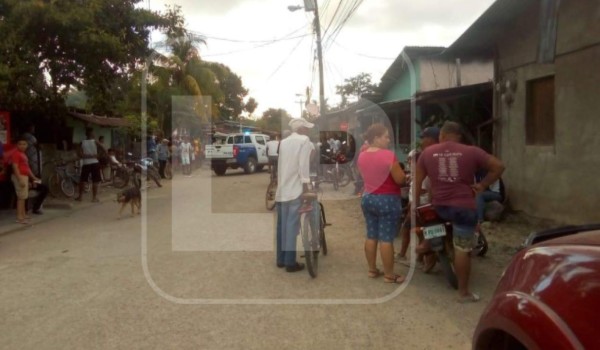 Ultiman a dos hombres en el departamento de Atlántida