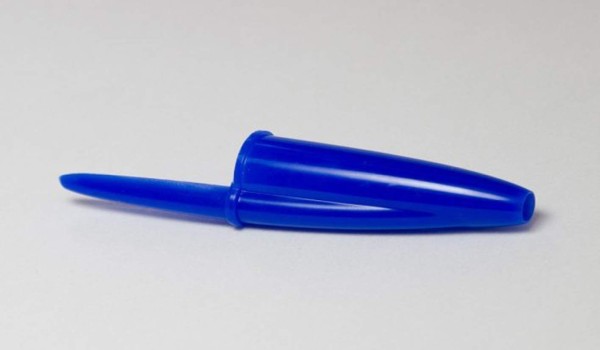 La razón del porqué los bolígrafos tienen un orificio en la tapa