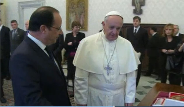 Vídeo: Papa y Hollande hablan de familia, bioética y Siria