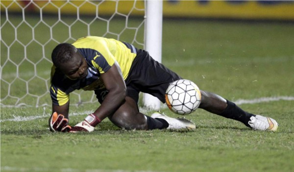 Kelvin Castillo, durante el partido Deportez Savio-Platense en el Torneo Clausura 2013-14. Foto Wendell Escoto