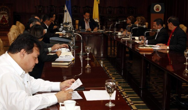 Pacientes renales reciben apoyo de la Corporación Municipal de San Pedro Sula