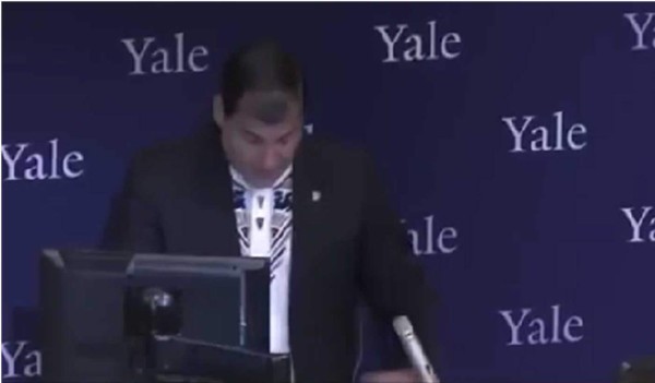 En junio pasado, el mandatario se convirtió en el hazmerreír de sus compatriotas cuando se presentó en una universidad y habló mal el inglés.. Foto YouTube.