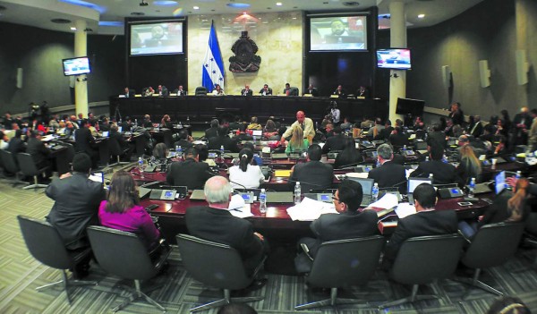 Liberales cabildearán con jefes de bancada petición de Villeda
