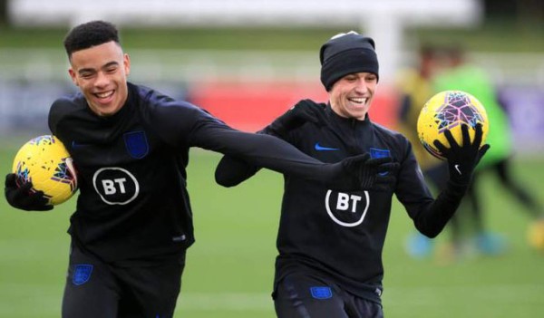 Selección de Inglaterra expulsa a dos futbolistas por meter mujeres al hotel de concentración