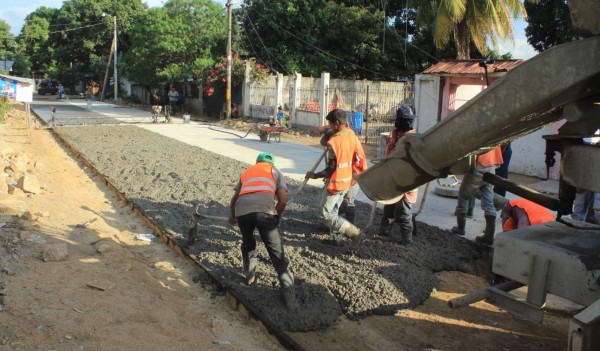 Proyecto de pavimentación en 70 colonias avanza en 93%