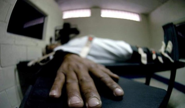 Guatemala deroga pena de muerte por asesinato