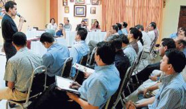 Exponen sobre la licencia ambiental