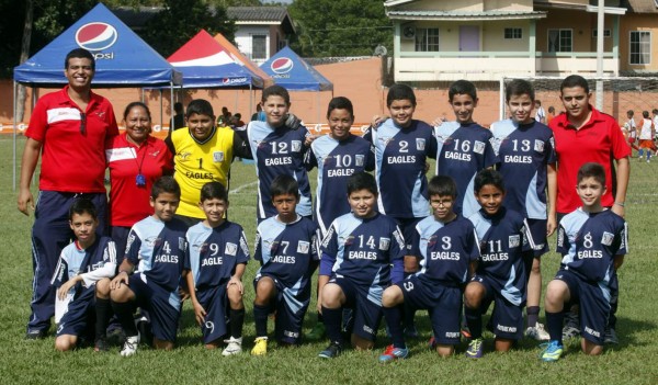 Escuelas bilingües entran en acción