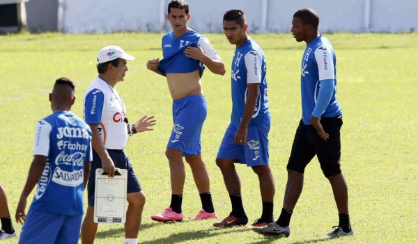 Pinto y Honduras ya afinan para el inicio de la hexagonal