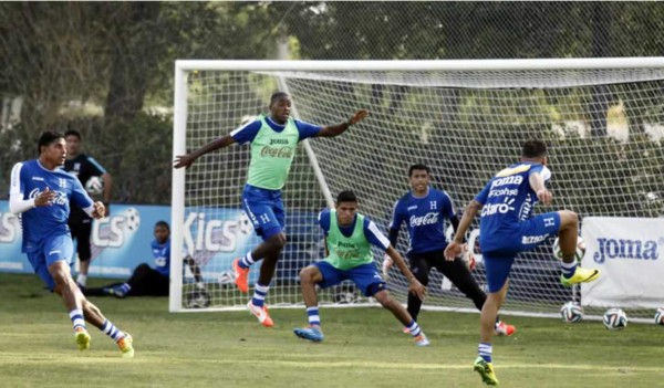 Honduras comenzó a afinar su táctica para el Mundial de Brasil