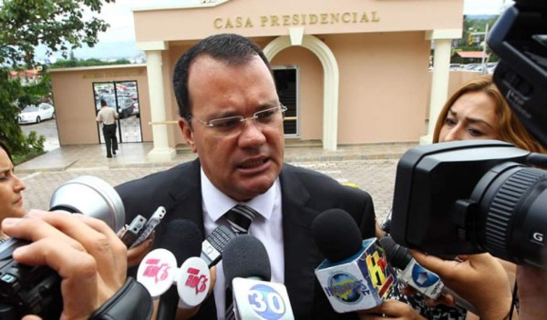 Villeda: Renato tiene méritos para una candidatura