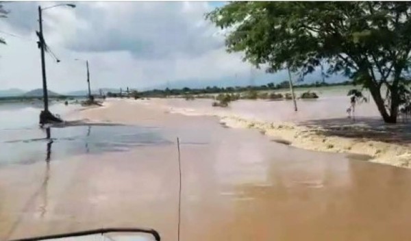 Sigue incomunicado paso entre La Lima y El Progreso