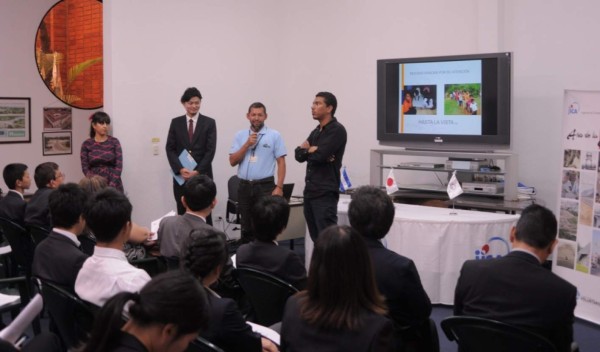 Voluntarios de Jica comparten experiencias de desarrollo social