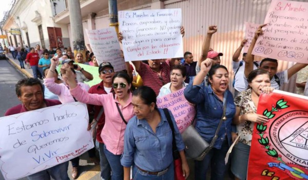 Sindicalistas del INA exigen el pago de salarios atrasados