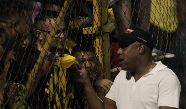 Afición del Real España pide regreso de Medford