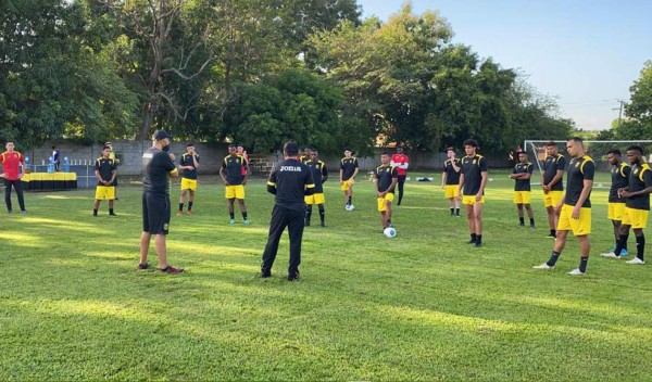 ¡Dando el ejemplo! Real España comenzó sus trabajos de pretemporada