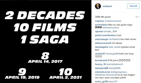 ***ACOMPAÑA CRÓNICA: STAR WARS*** AME799. CHICAGO (ESTADOS UNIDOS), 14/04/2019.- Asistentes a la Star Wars Celebration comparten sus disfraces y posan para todas las personas que piden fotografías de sus creaciones, este domingo en Chicago (EE.UU.). Ahora, 40 años después, la legión de fanáticos de Star Wars se niega a poner fin a una pasión que promete seguir viva a pesar del fin de la saga, con todo un arsenal de novedades presentadas en la Star Wars Celebration. EFE/ Javier Romualdo