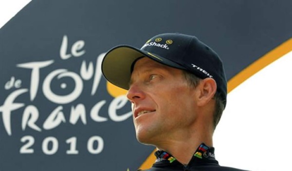 El ex ciclista Lance Armstrong sufrió una aparatosa caída y la presume en Instagram