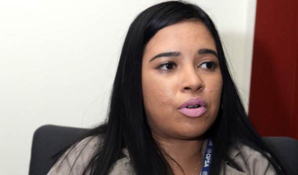 Recaudan alimentos para perros y gatos que deambulan en las calles