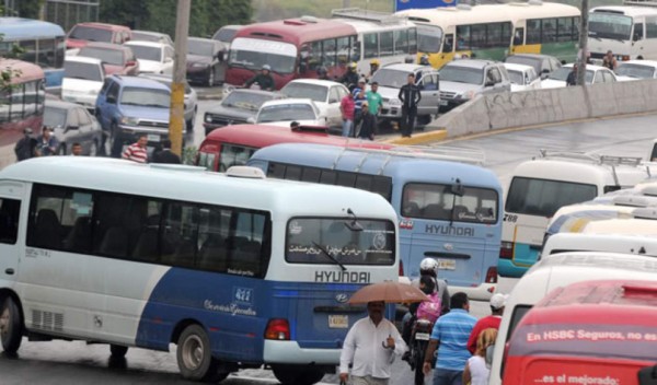 Tegucigalpa: transportistas pagan extorsión a cinco bandas