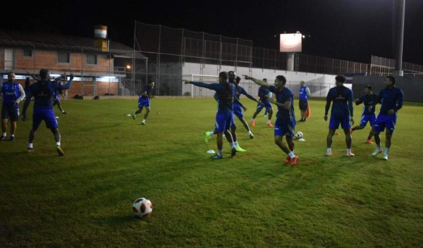 Selección de Honduras realizó su primer entrenamiento en Paraguay