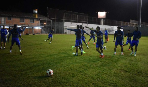 Selección de Honduras realizó su primer entrenamiento en Paraguay
