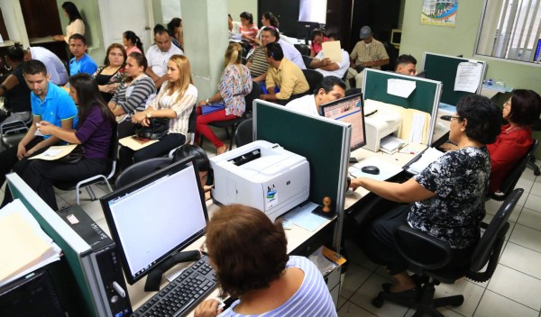 Más de dos mil plazas vacantes en ferias de empleo hoy en San Pedro Sula