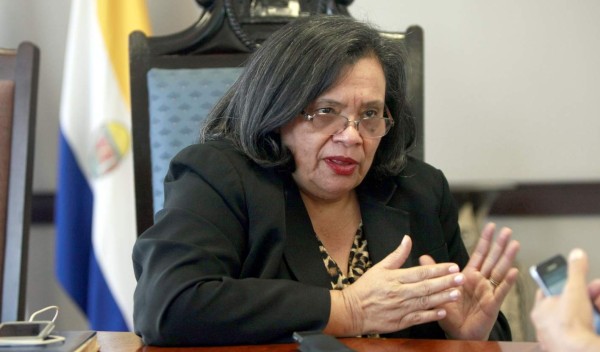 'En tomas de Unah priva lo político, no lo académico”: Julieta Castellanos