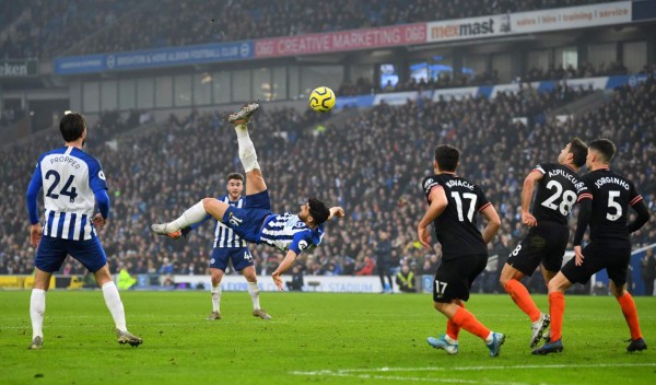 ¡Golazo de chilena! El Brighton amargó al Chelsea en el inicio del 2020