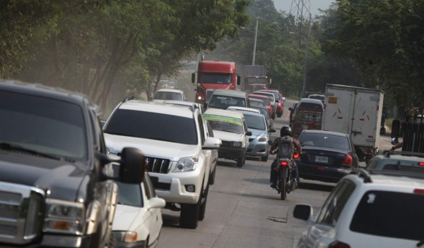 Tranque infernal colapsa calles de San Pedro Sula