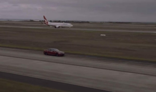 Super auto eléctrico Vs Boeing ¿Quién ganará la carrera?