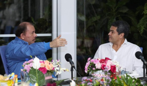 Alcaldes de Nueva York y Miami piden renovar TPS