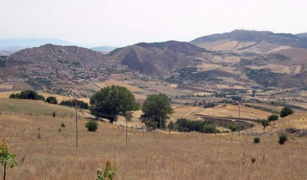 Pueblo italiano vende sus casas por un euro