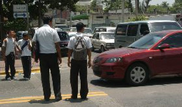 Ocho conductores de cada 10 irrespetan a los peatones