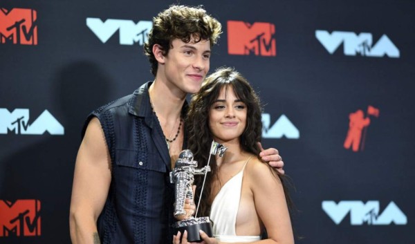 Delincuentes se roban el auto de Camila Cabello y Shawn Mendes