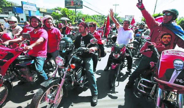 Sancionarán a colegios públicos si participan en desfile de Libre