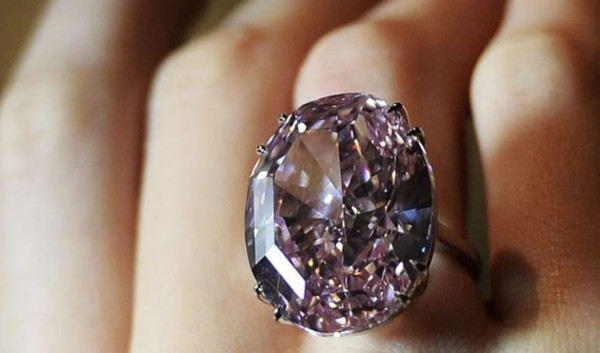 Diamante rosa rompe todos los récords de precio en subasta