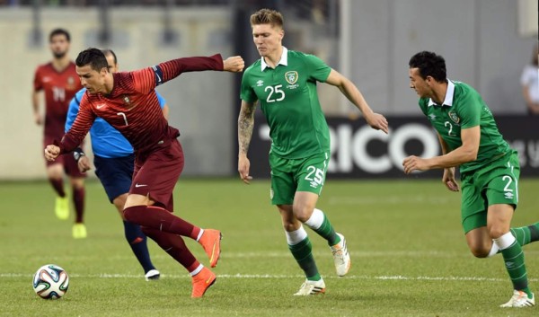 Portugal liquida a Irlanda aupada por el regreso de Cristiano